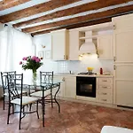 La Castellana Apartment Bergamo